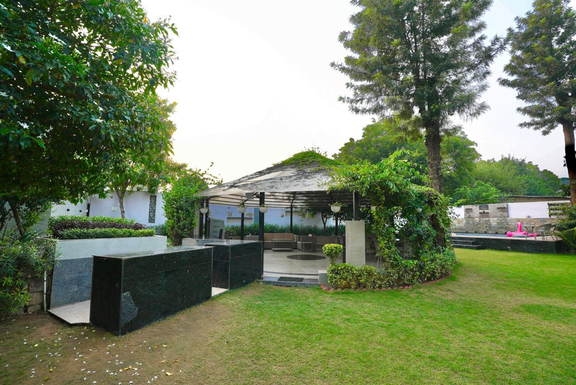 Вилла Farm The Retreat - With Private Pool Манесар Экстерьер фото